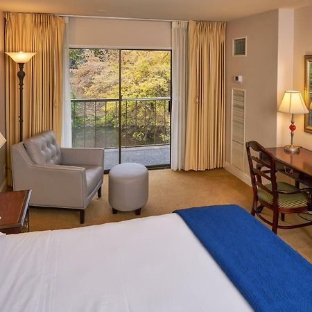 Inn At The Commons Medford Extérieur photo