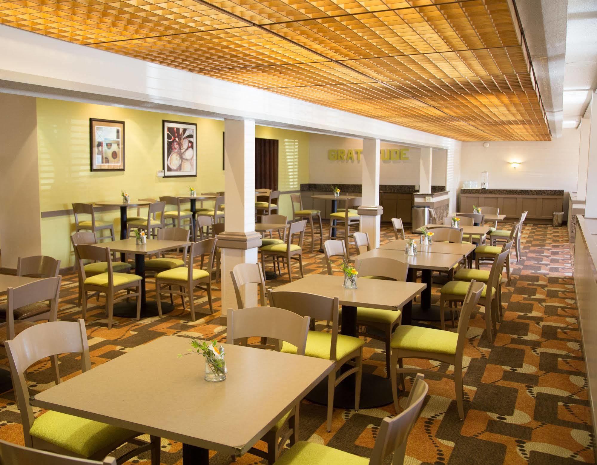 Inn At The Commons Medford Extérieur photo