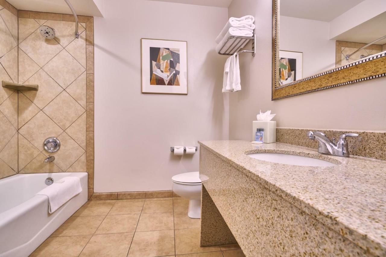 Inn At The Commons Medford Extérieur photo