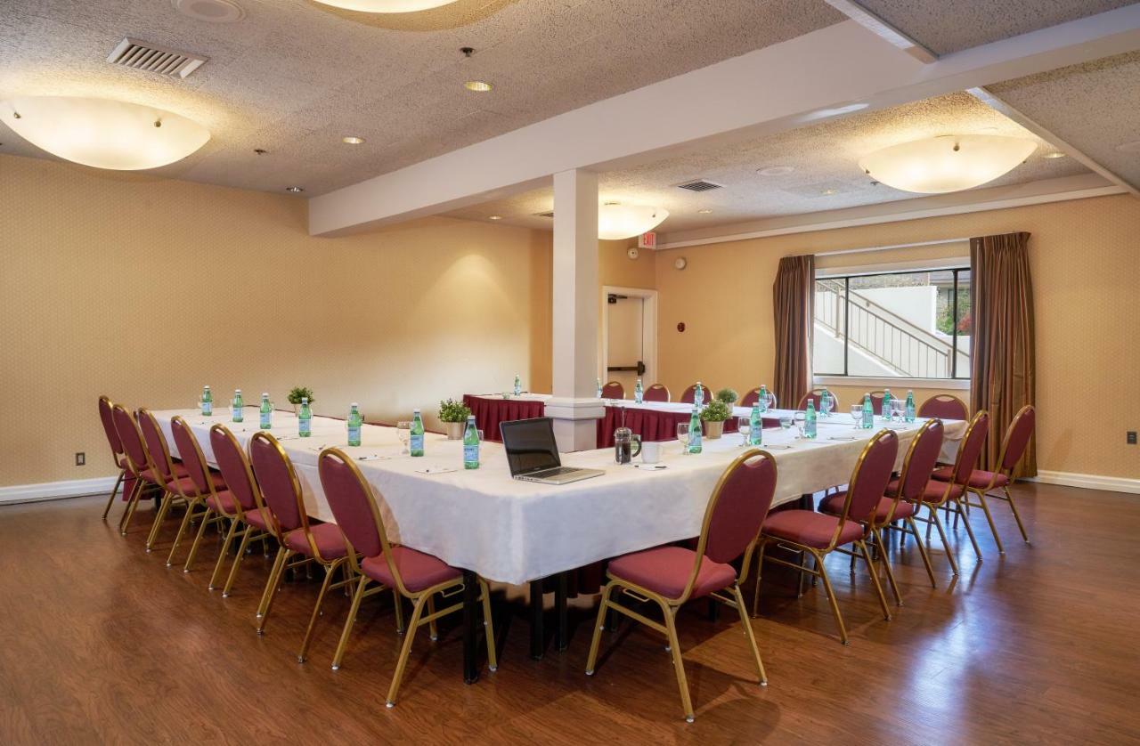 Inn At The Commons Medford Extérieur photo