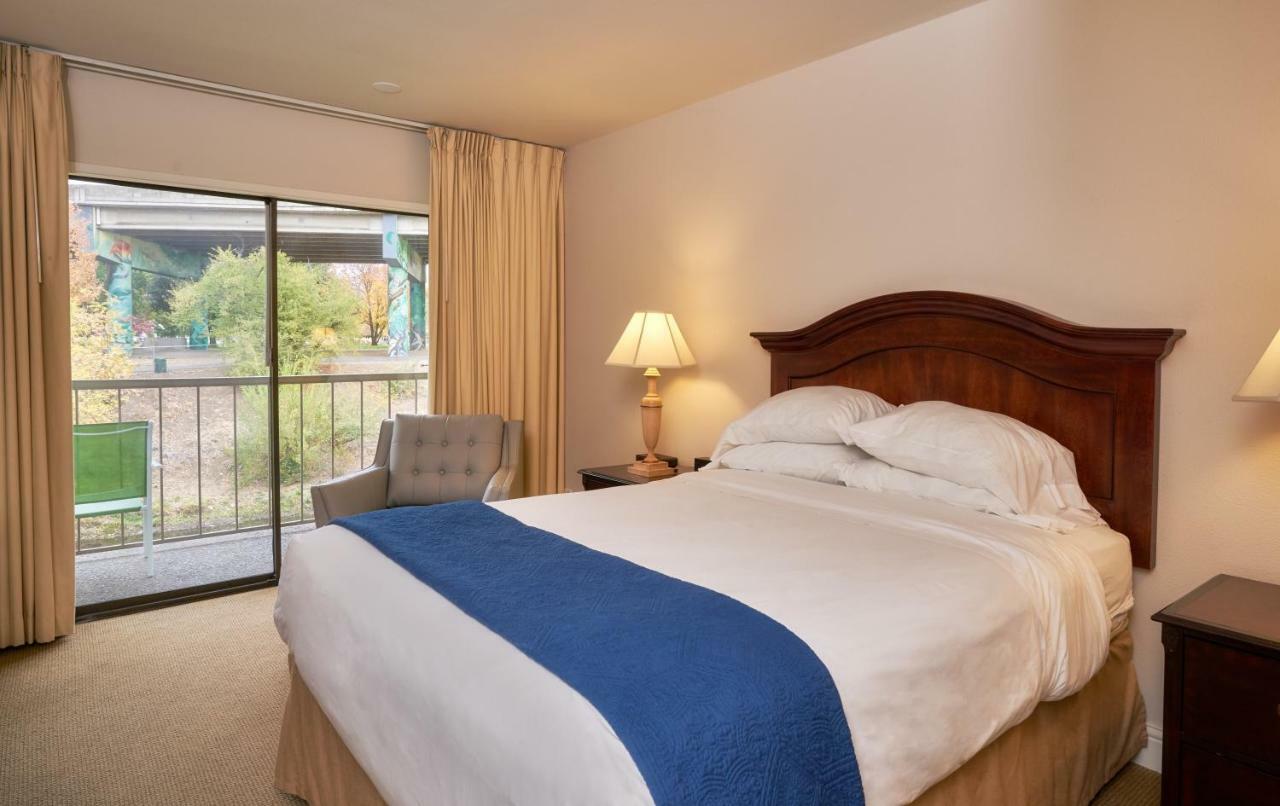 Inn At The Commons Medford Extérieur photo